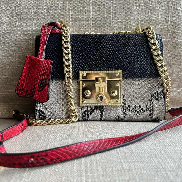 🌺Leather crossbody🌺 - Picture 2 of 11